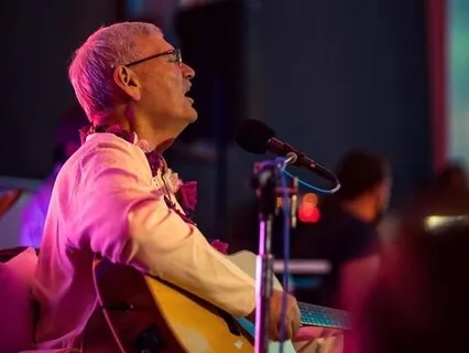 Live Kirtan With Acharya Das