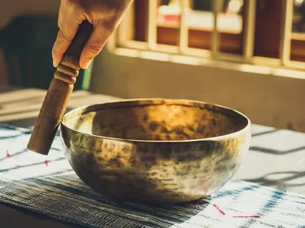 Live Tibetan Singing Bowls With Romina 