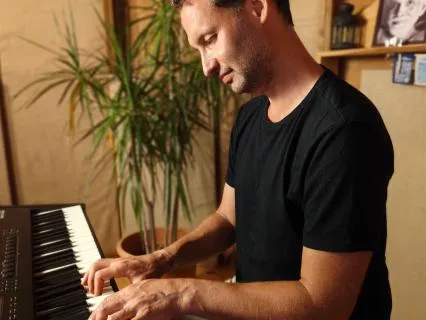 Love Is (Live) – Soothing Piano For Comfort & Rest