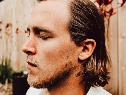 Loving Men - Boost Your Confidence & Presence With Others