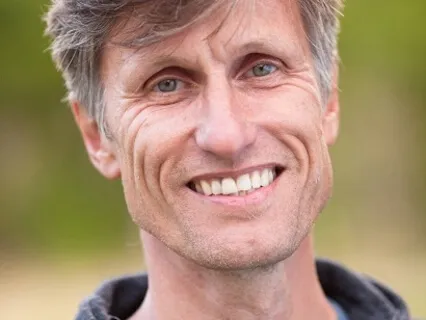 Meditasjon på kjærlig vennlighet med ledet oppvarming og så bare klangskåler