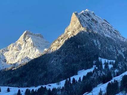 Meditation On The Smiling Lumbars