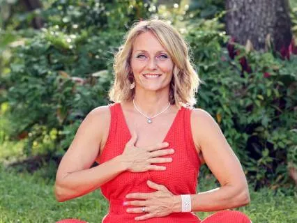 Menopause Sleep: Calm Night Sweats & Overthinking