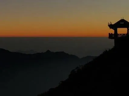 Midnight Train To Sapa: Sleepy Journey