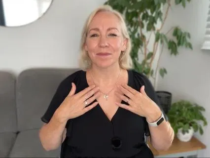 Mindful Eating: A Quick Pause Before Mealtime (EFT Tapping)
