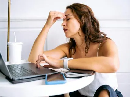 Mindful Minute: Pause When Stress Rises