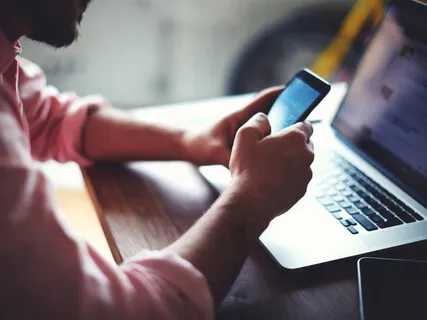 Mindful Phone Use With Sanda Skoro