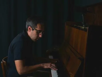 Mindful Piano: Bedtime Piano For Positive Energy