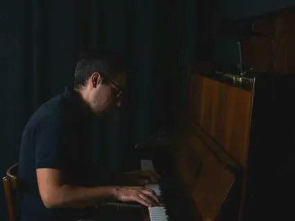 Mindful Piano: Manifest Love In 7 Minutes