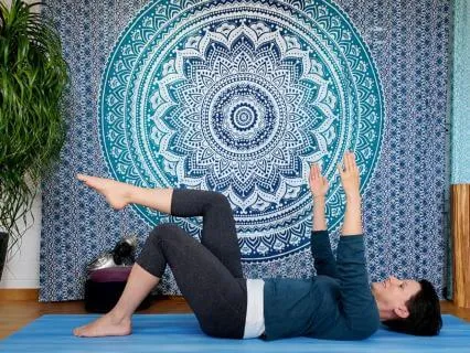 Mindful Pilates For Beginners – Strong Core, Soft Neck