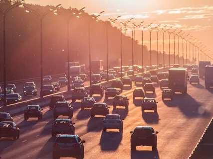 Mindfully Disowning Thoughts & Emotions (Imagine Cars Passing By) 12 Minutes