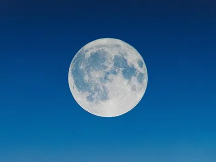 Miro & The Moon - A Story - Resilience, Growth & Learning