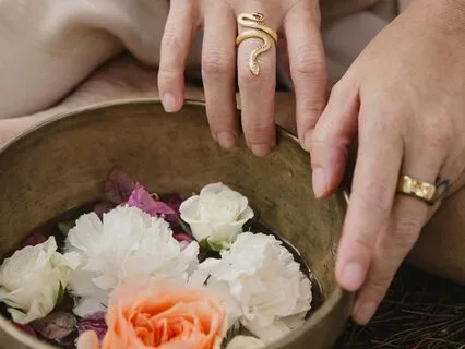 Money Container And Flow