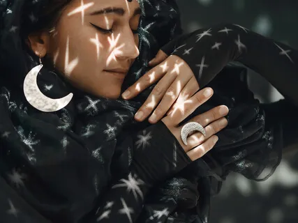 Moon Salutations (Chandra Namaskar): Full Moon Rituals