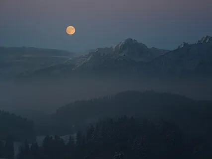 Moon Synodic (210.42Hz)