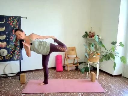 Morning Half Moon Yoga Flow for Balance (30 min)