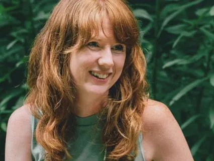 Listening Within: A Morning Meditation For Conscious Dating