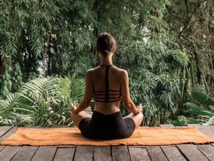 Morning Meditation: 10 Minutes To Land In Yourself