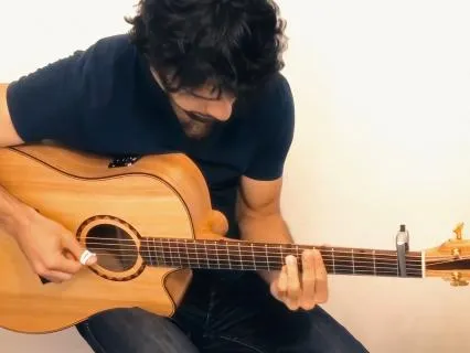 Morning Motivation: Guitar In Motion