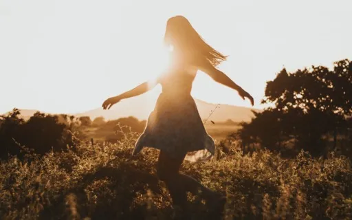 Morning Practice For Gratitude With Meditation, Yoga & Dance