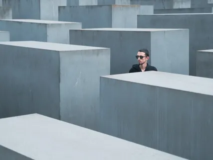 Moving Above The 4th Dimension