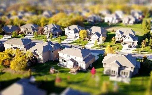 Mrs. Honeybee's Neighborhood - Episode 8