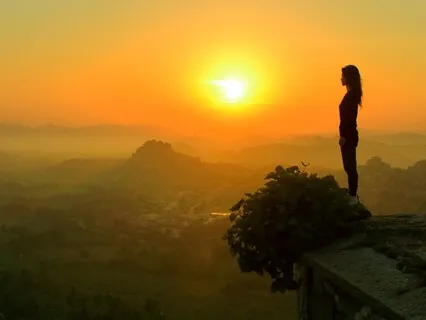 Music-Visualization 7 - Golden Source Light Love