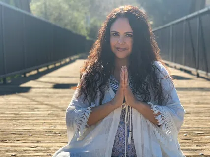 Nadi Shodhana + Aharana Meditation Practice To Calm The Mind & Soothe The Soul