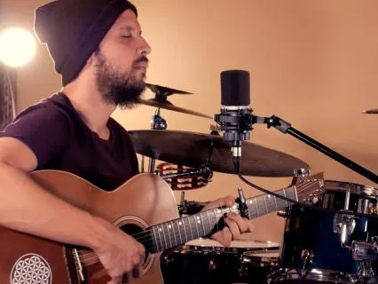 Narayana Hari Om: Acoustic Mantra For Deep Stillness