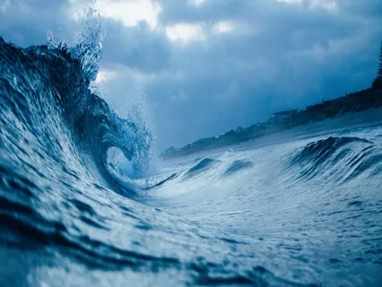 Nature Sounds: Relaxing 4 Hz Binaural Tone Over River Stream