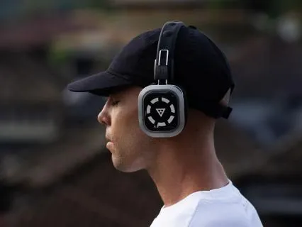 Never Give Up: You Are Not Your Thoughts