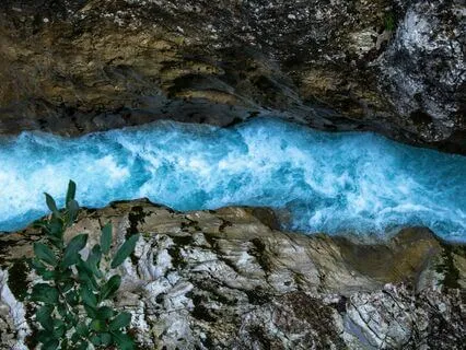 Never The Same River Twice - Healing Harp With Flowing Water