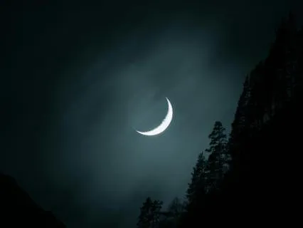 New Moon Manifestation: Harness The Power Of The Lunar Cycle