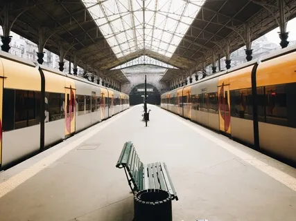 Noticing The Train: Catching The Wandering Mind