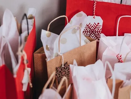 O Come All Ye Crowds! (Holiday Shopping Survival Meditation)