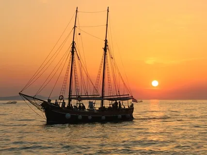 The Innocent Witness: Observing The Theatrics Of Your Mind