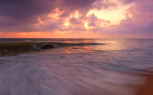 Ocean Waves With Thunder (Binaural)