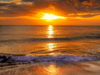 Om Frequency (136.1Hz) With Ocean Waves (Short Version)