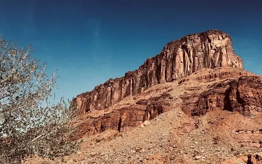 Om Mani Padme Om (Sunrise)