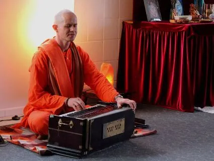 Om Namo Bhagavate Vasudevaya - Mantra Chanting