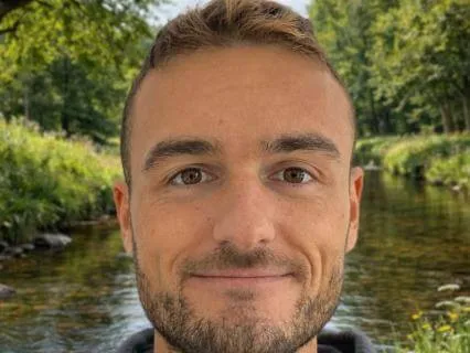 Overwhelmed? A 4-Step Meditation To Calm Stress (Guided)