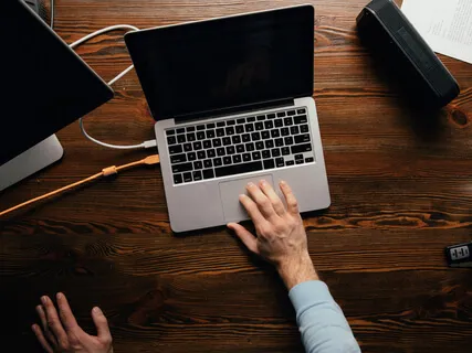 Pausing Before Commenting On Social Media