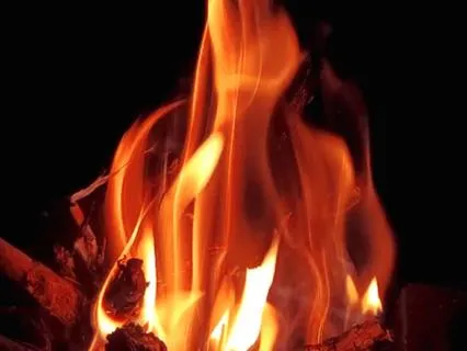 Piano and Fire Sounds – Calming Music for Deep Sleep