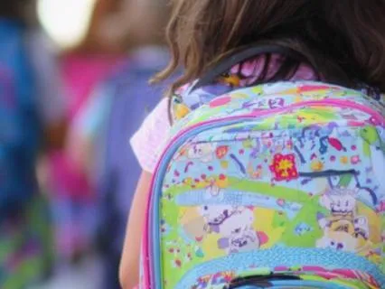 Pickup Line Pause — A 4-Minute Reset For Moms