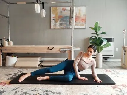 Pilates & Prayer | 20-Minute Relaxing Lower Body Class