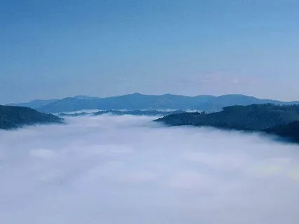 Pillowy Waves Of White Noise