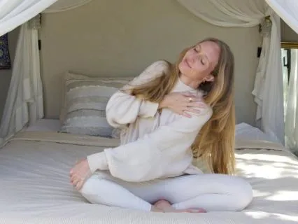 Playful Body Stretch For Feminine Energy (FEMR Step 2)
