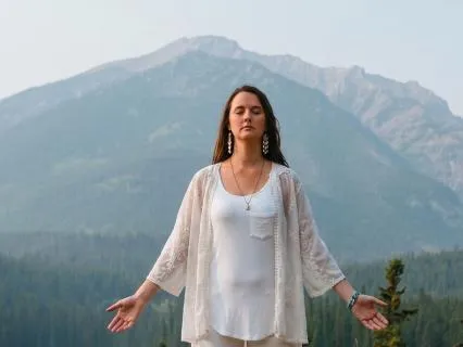 Plug Into Oneness: 5 Minutes To Boundless Unity