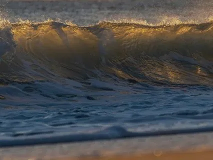 Powerful Ocean Waves! 90 Mile Sand Beach, Australia