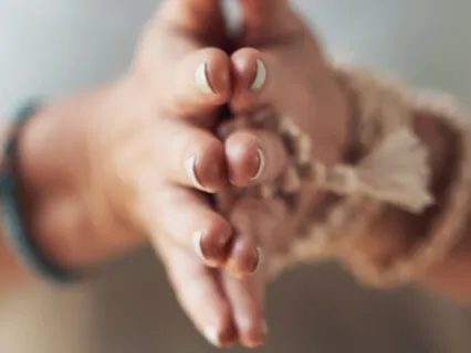 Powerful Short Grounding Meditation - Root Chakra - Muladhara Chakra - Feel Rooted And Strong